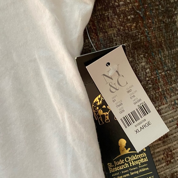 New York & Company Faith slim tee. - Picture 4 of 6